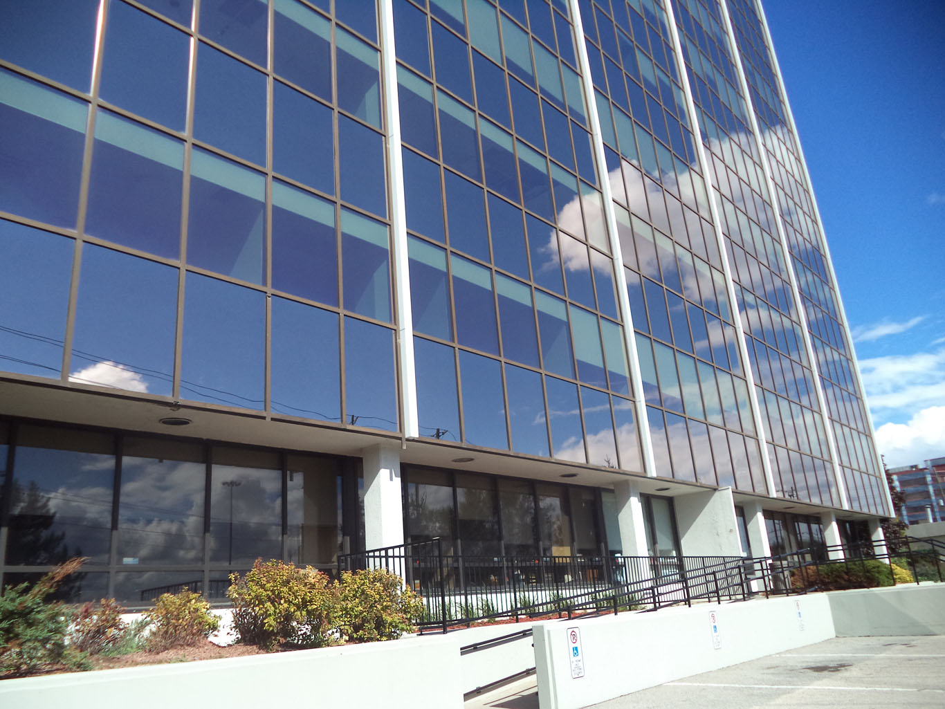 Regus - 7030 Woodbine